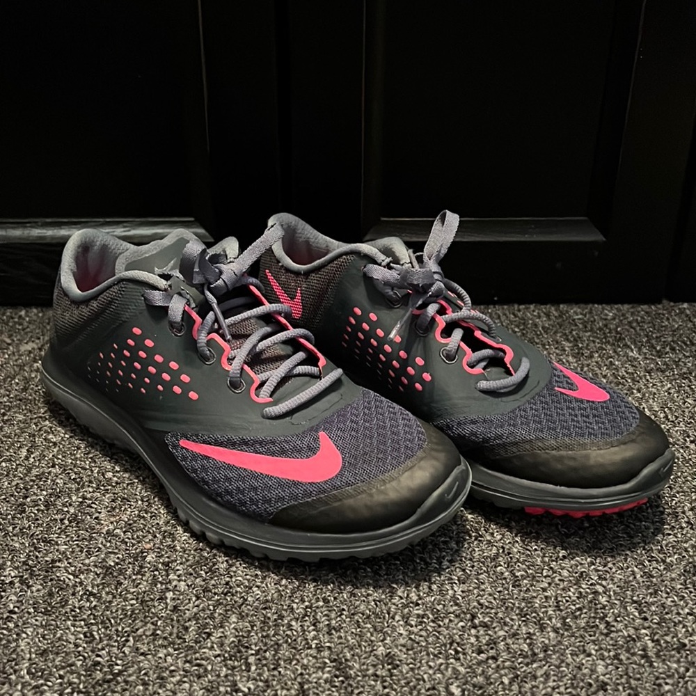 Nike gym shoes